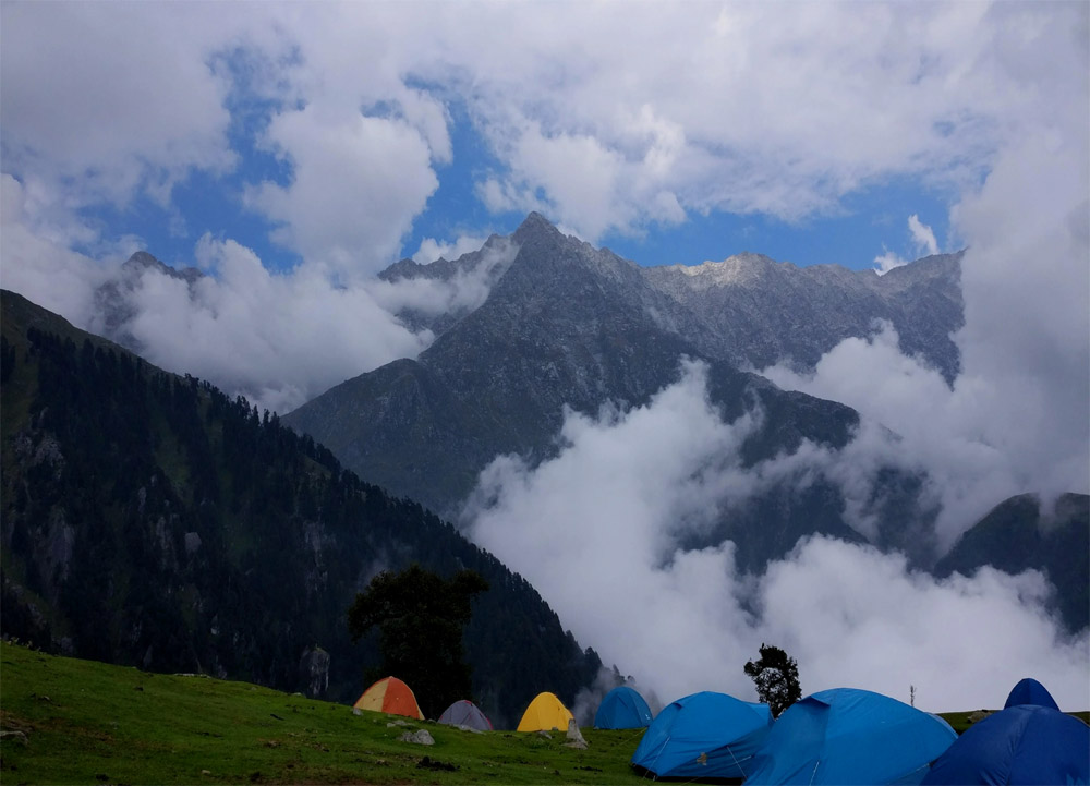Himachal Pradesh landscape for the Dharamshala, Dalhousie & Khajjiar tour package