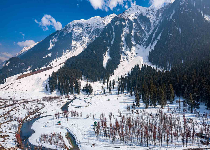 Kashmir landscape for the Classic Kashmir Valley tour package